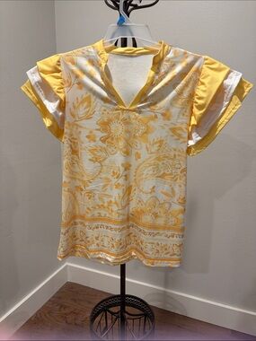 SHEIN Yellow and White Floral V-Neck Short Sleeve Top